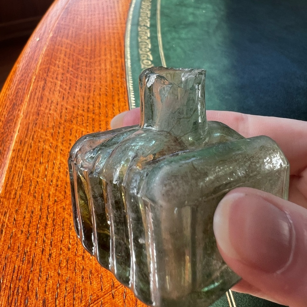 Antique Vintage Victorian Glass Inkwell - Picture 5 of 8